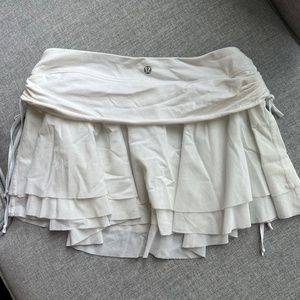 Lululemon white tennis skirt in size 2